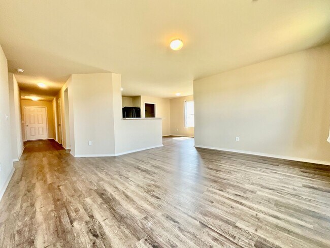 Building Photo - 4401 Olympic Dr