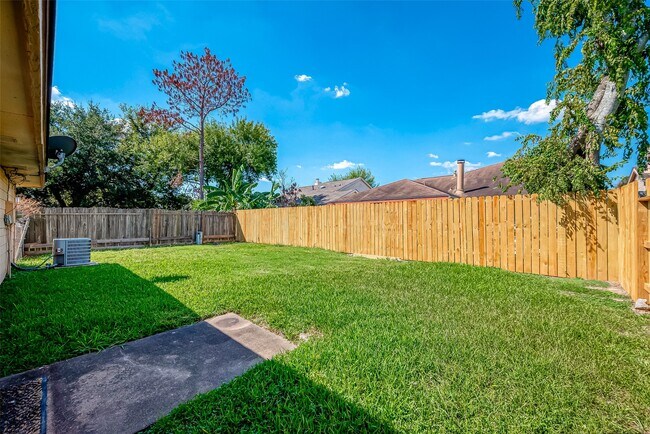 Building Photo - 1490 Hunters Park Dr