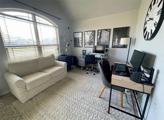 Building Photo - 2864 Vanike Dr