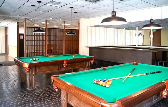 Building Photo - ****MOVE-IN SPECIAL: $500 OFF SECOND MONTH'S RENT****CHARMING 1BD/ 1BA AVAILABLE IN MISSION VALLEY!!