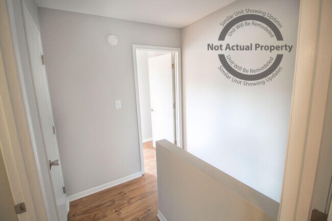 Building Photo - 4620 W Bainbridge Dr