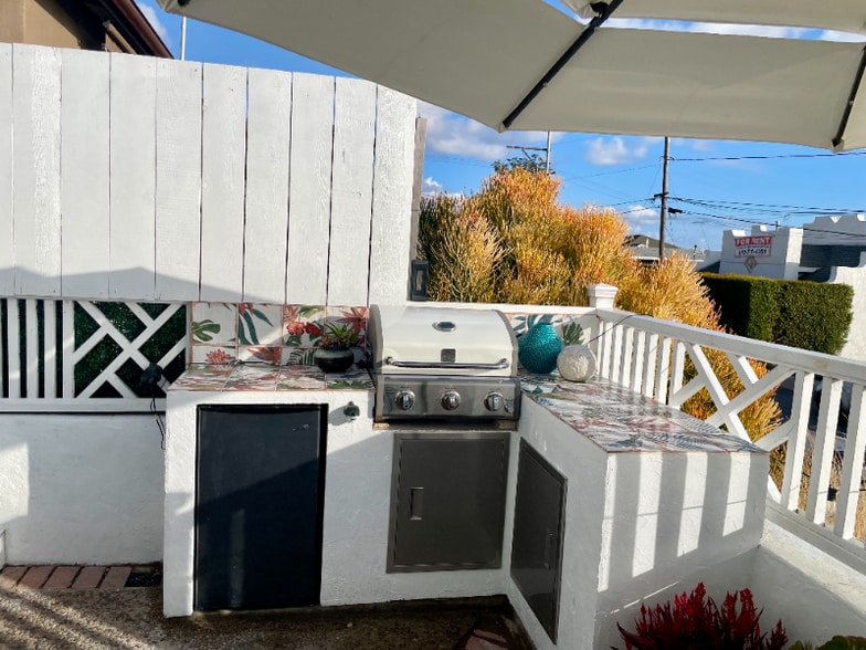 Building Photo - 1830 Guy St