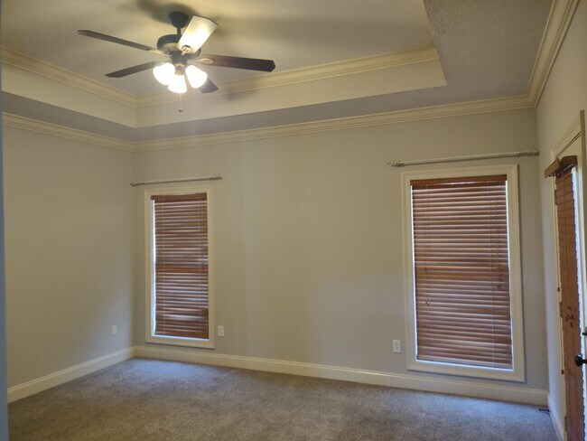 Building Photo - 103 Hallmark Pl