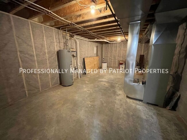 Building Photo - 245 Alyssa St