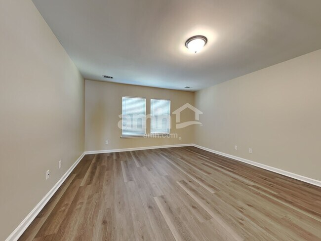 Building Photo - 25 Concordia Ct