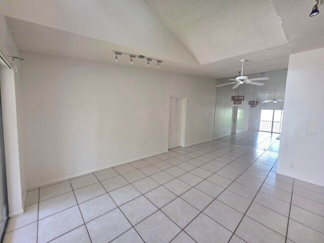 Building Photo - 203 Foxtail Dr