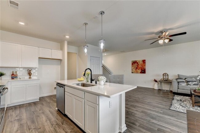 Building Photo - 159 Mead Ct