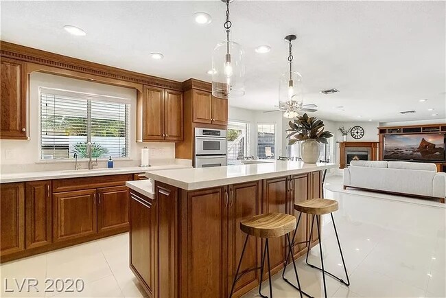 Building Photo - 7777 Willow Cove Cir