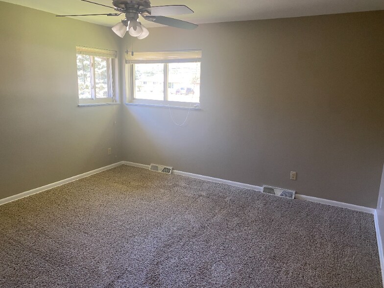 Building Photo - 13857 Whitney Rd