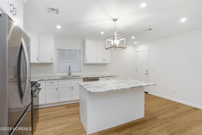 Building Photo - 2401 Mallow St