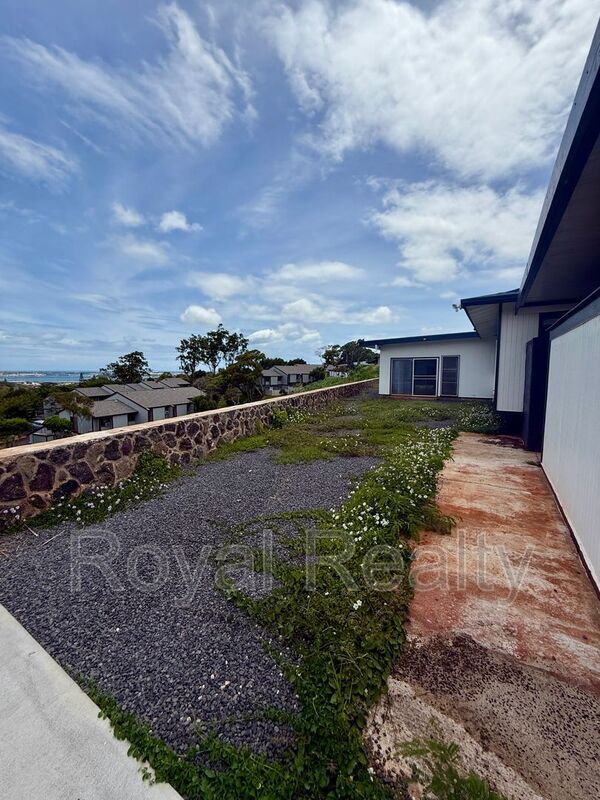 Building Photo - 98-1613 Ho'olauae St