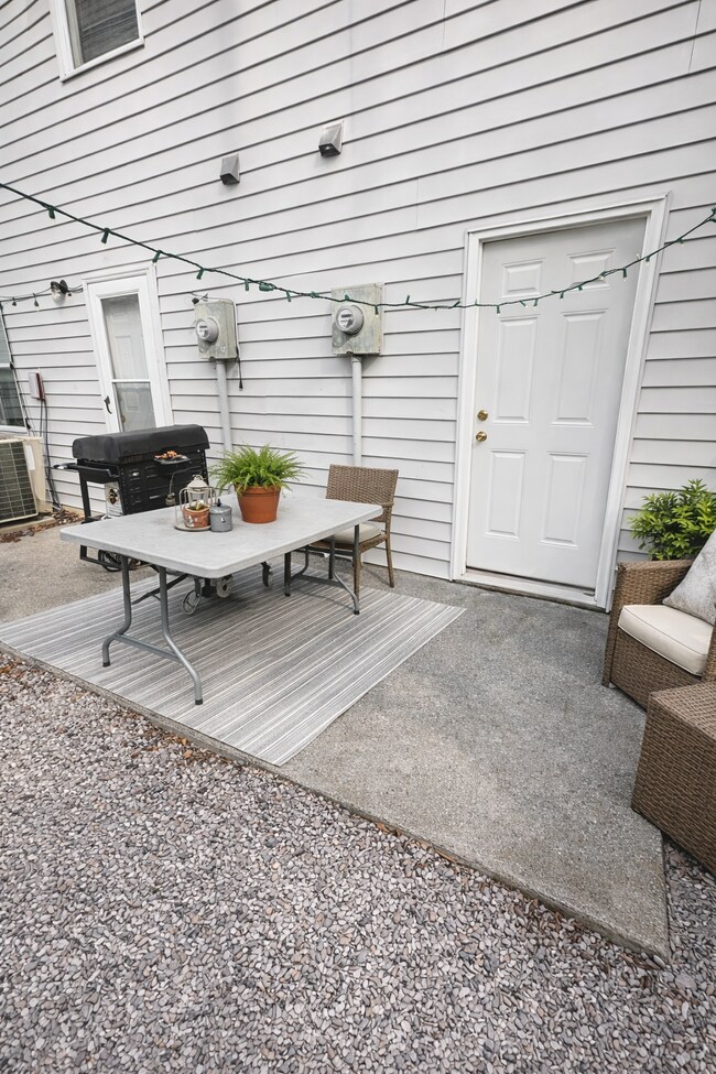 Building Photo - 148 Clover Valley Cir