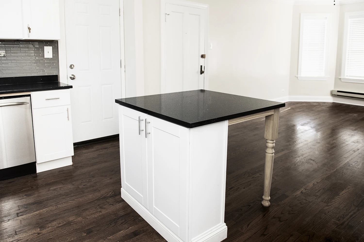 Building Photo - 3842 N Greenview Ave