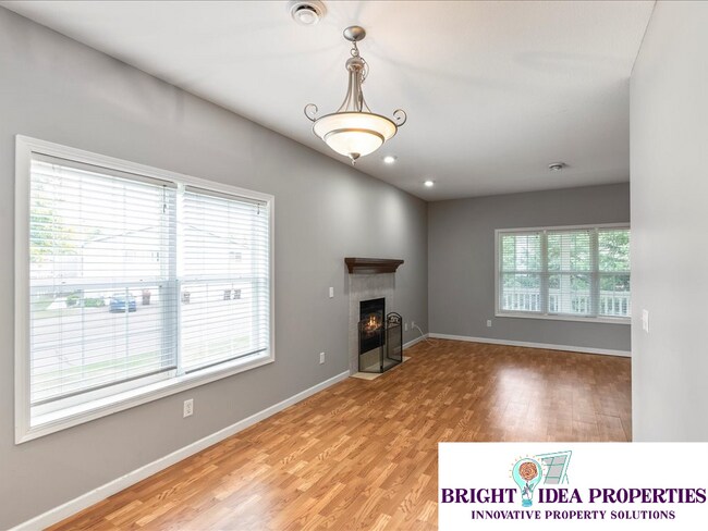 Building Photo - 5948 Oakgreen Ave N