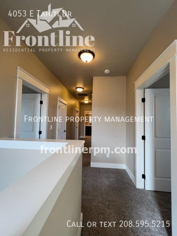 Building Photo - 4053 E Tahiti Dr