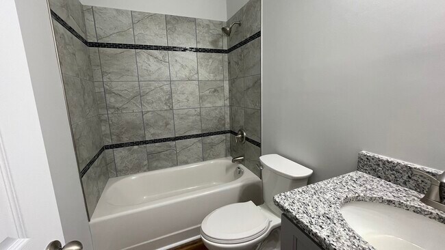 Building Photo - 53 Dewitt Lowery Rd