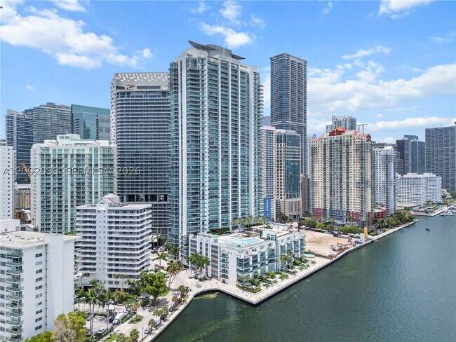 Building Photo - 1331 Brickell Bay Dr