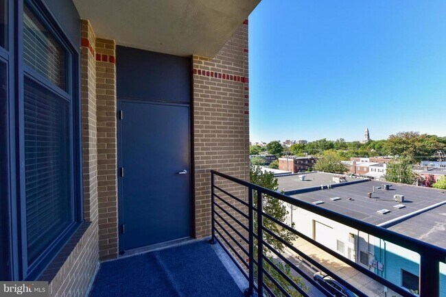 Building Photo - 525 N Fayette St