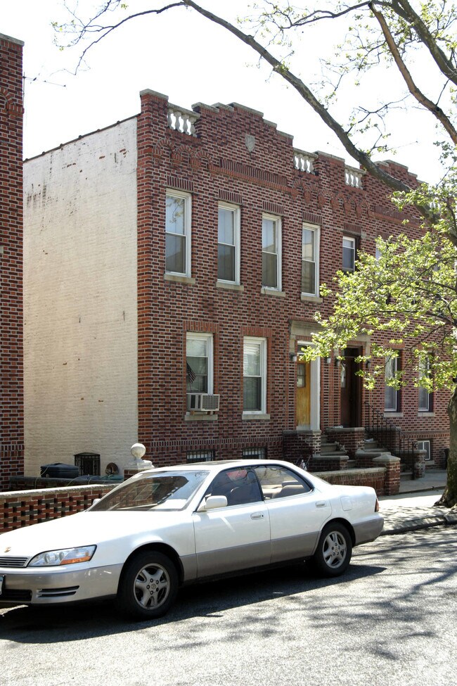 Primary Photo - 1569 W 9th St