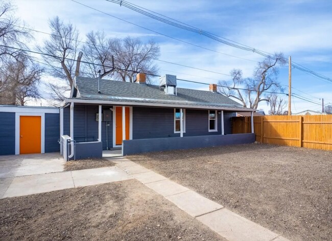 Building Photo - Updated 4BR with Fireplace, Deck & Private Backyard