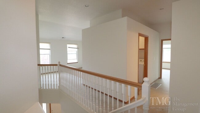 Building Photo - Beautiful 4-Bedroom Home with Custom Finishes & Thoughtful Layout