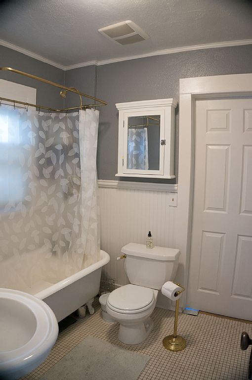 Bathroom - 2520 Bluff St