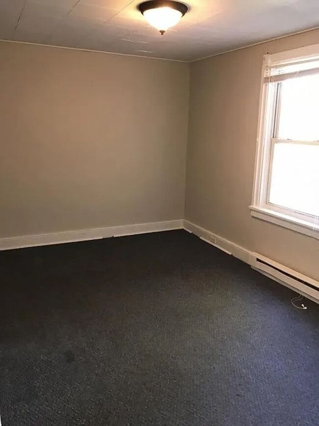 Building Photo - Dickinson Students & Staff - 3 bedroom!