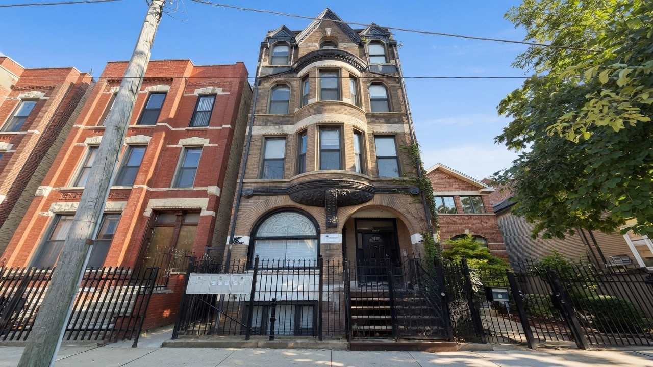 Building Photo - 1337 W Huron St