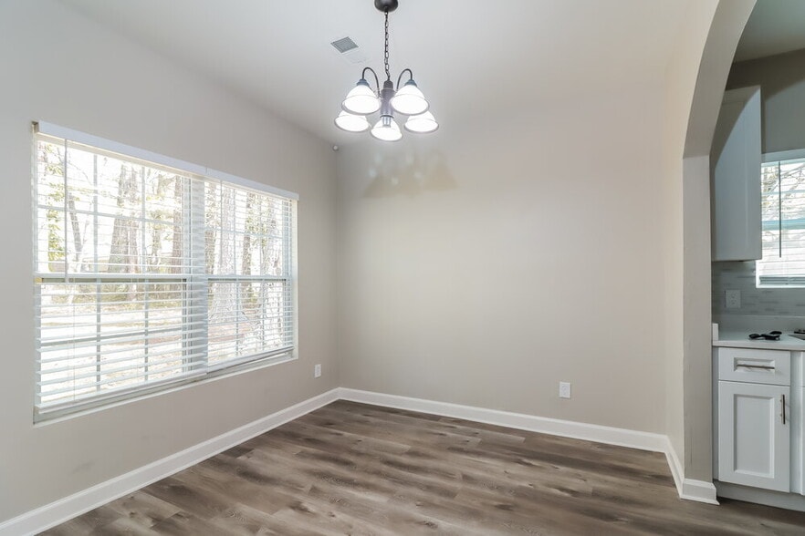 Building Photo - 2528 Fairway Cir SW
