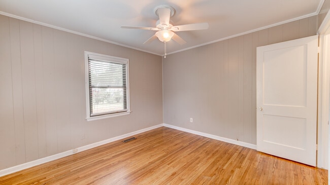 Building Photo - 56 E 52nd St