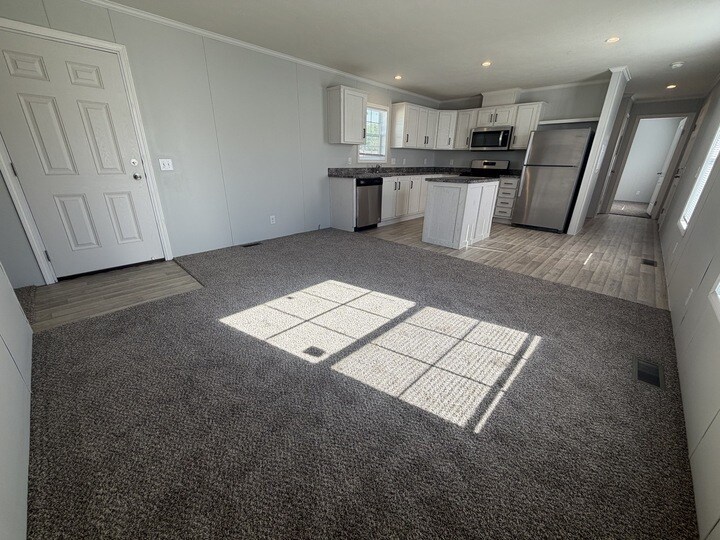Building Photo - 15329 Danseur Dr