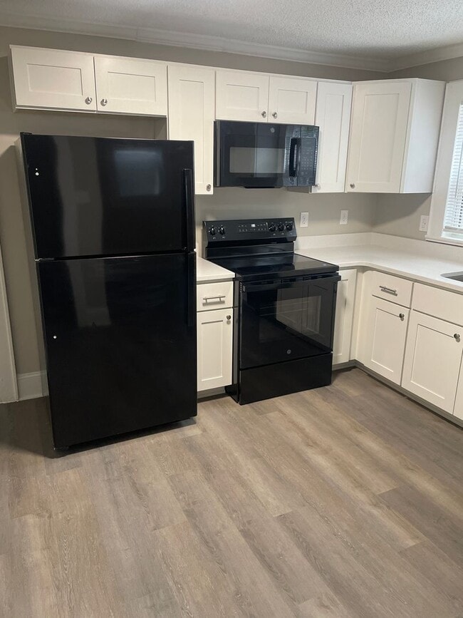 Building Photo - 3740 S Main St