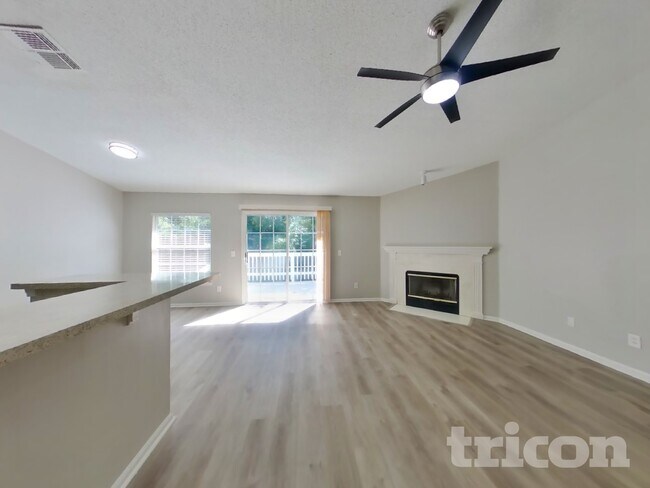 Building Photo - 1020 Woodbridge Hollow N