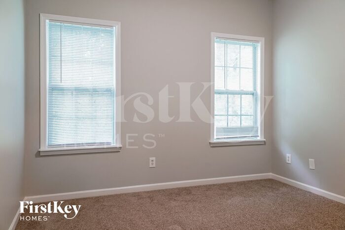 Building Photo - 210 James Allen Pl