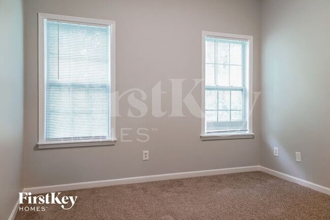 Building Photo - 210 James Allen Pl