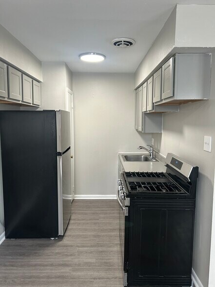 Building Photo - Weymouth Court Apartments