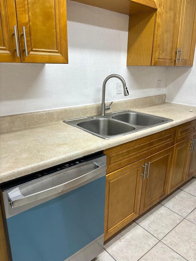 Building Photo - 2862 NW 55th Ave