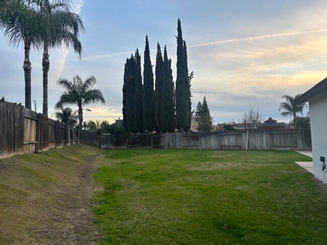 Building Photo - Move-In Ready 4 Bedroom Home with Pool in Rosedale