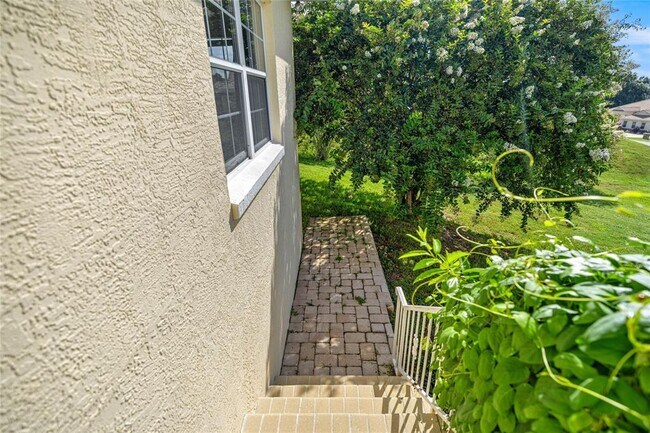 Building Photo - 482 W Fenway Dr