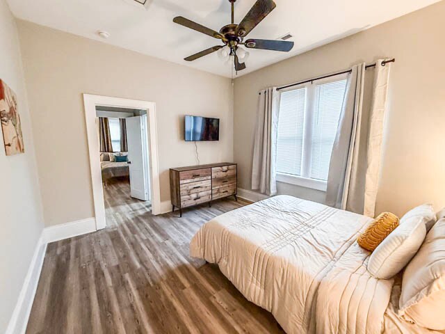 Building Photo - 216 E Horah St