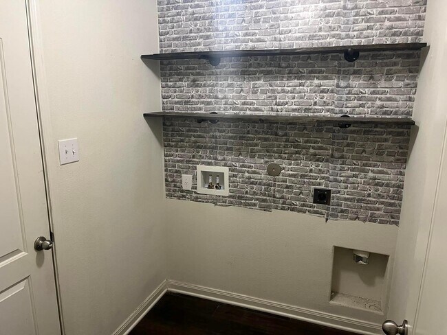 Building Photo - 14276 Greenhaw Ln
