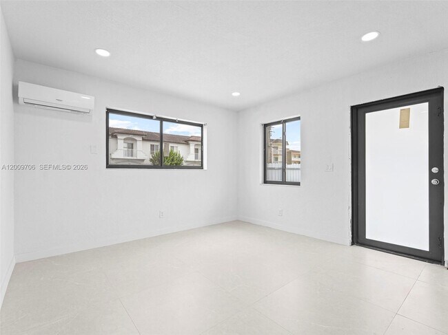 Building Photo - 1366 W 29th St