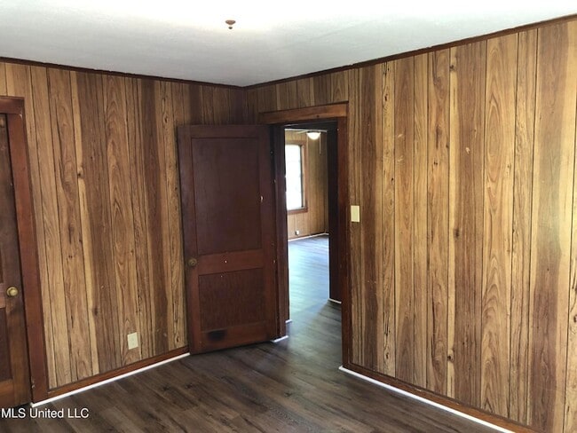 Building Photo - 213 Van Voris St