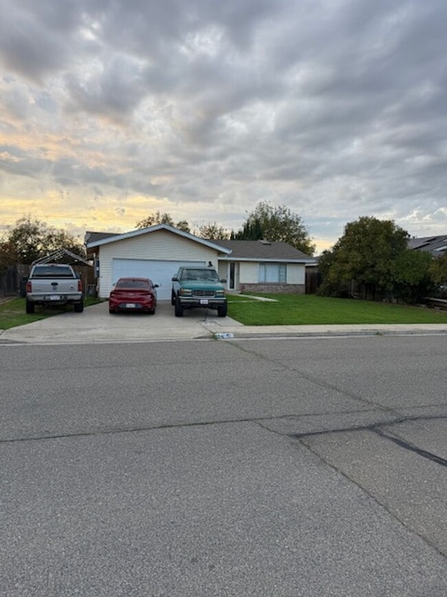 Primary Photo - 1 Bedroom Room for Rent in Atwater