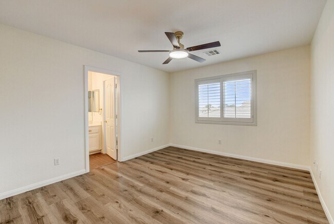 Building Photo - 8913 Arabian Filly Ave