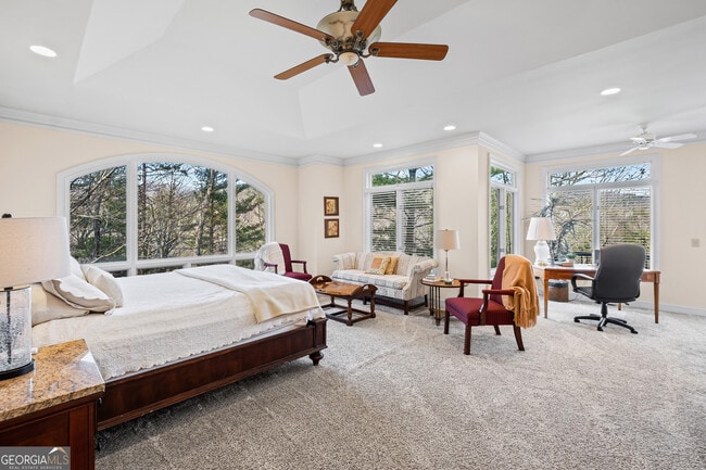 Building Photo - 339 Willow Dr