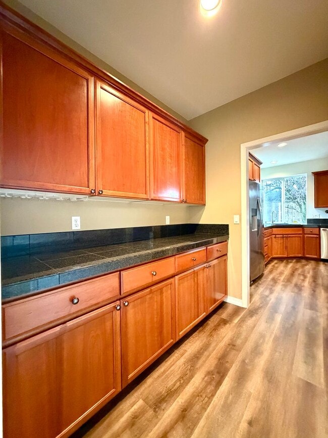 Building Photo - Beautiful Home in the Sought After Arbor C...