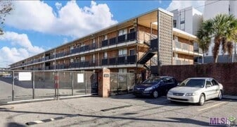 Building Photo - 3101 Highland Rd