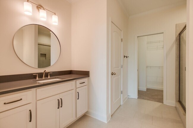 Building Photo - 3125 Sassafras Ln