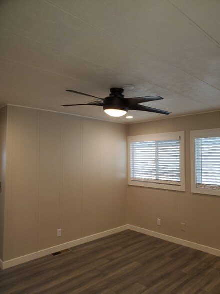 Building Photo - 2401 E Southern Ave